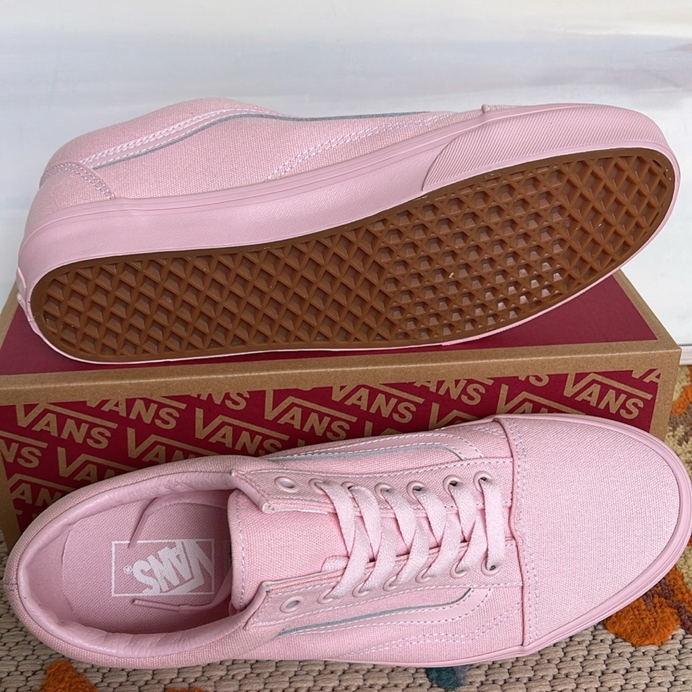 Vans Men’s Old Skool
Pastel Mono Pink
VN000CT8PNK 
Sneakers - Picture 8 of 16